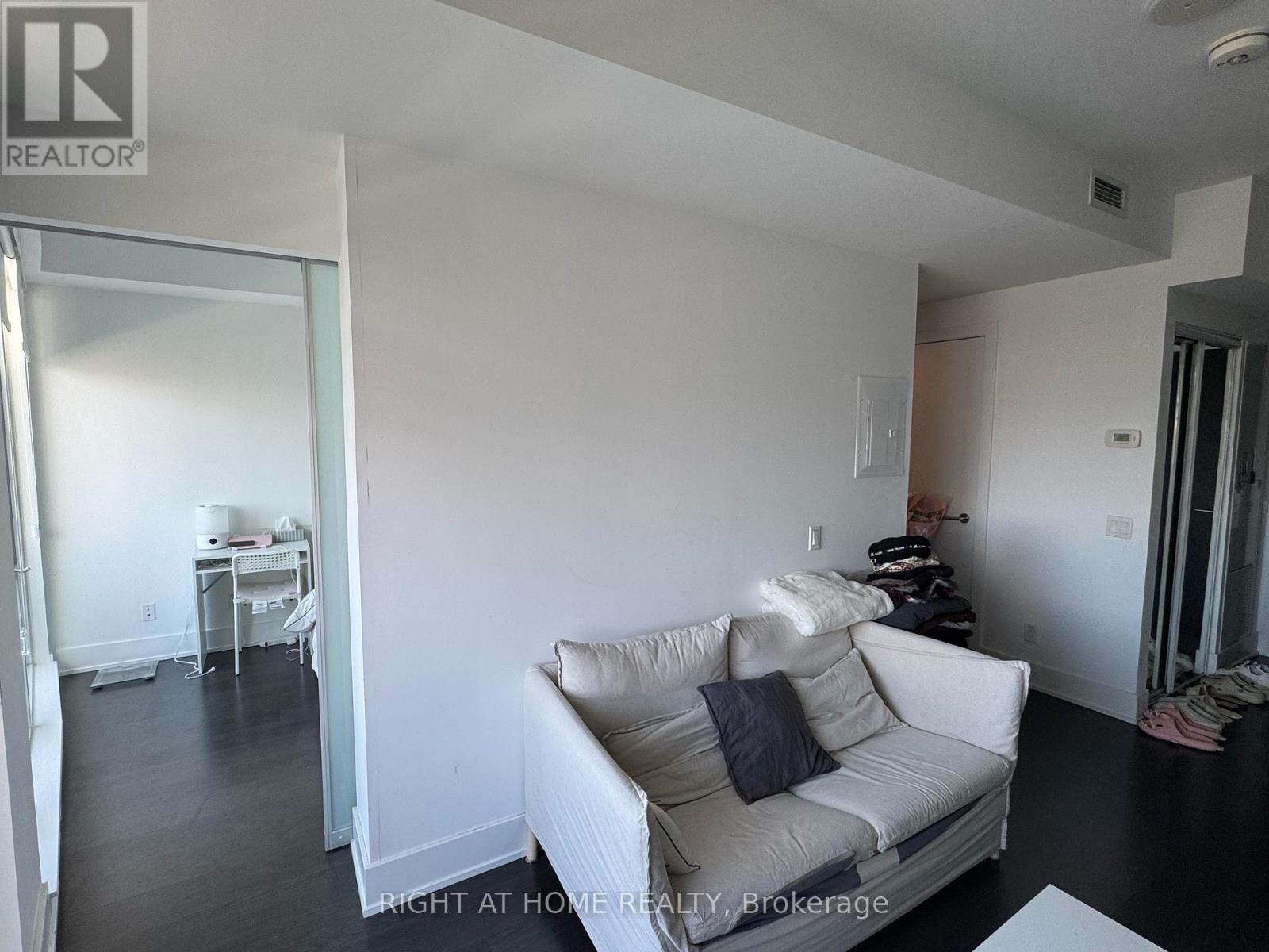 2211 - 403 CHURCH STREET, Toronto, Ontario