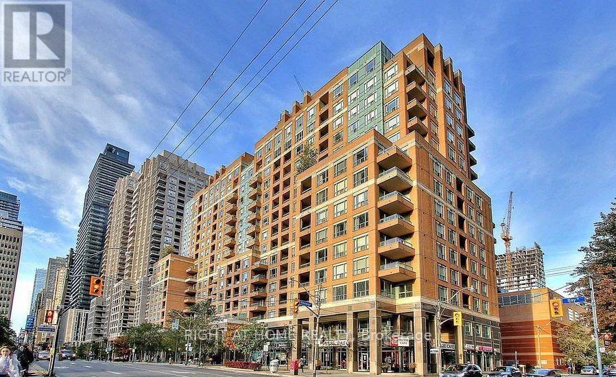 1009 - 887 BAY STREET, Toronto, Ontario