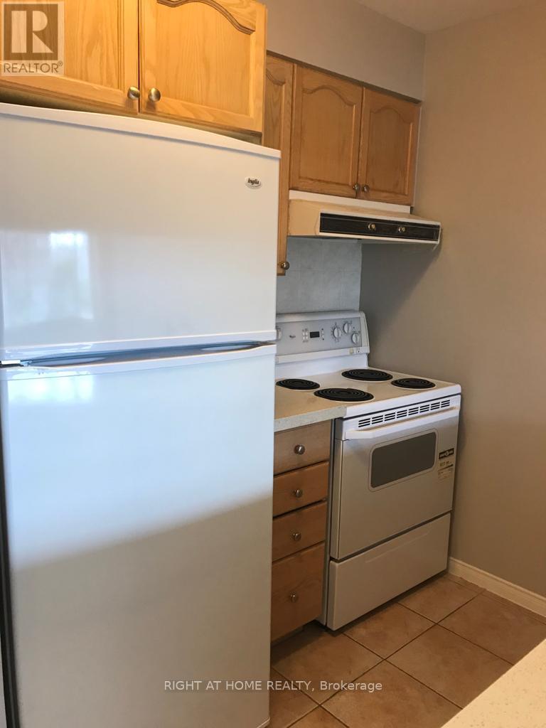 1009 - 887 Bay Street, Toronto, Ontario  M5S 3K6 - Photo 4 - C13506808