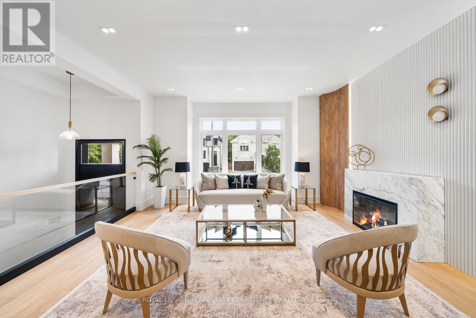 338A HORSHAM AVENUE, Toronto, Ontario
