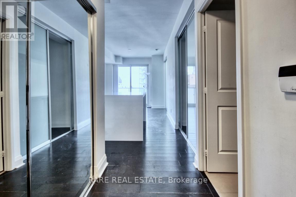 1909 - 1080 Bay Street, Toronto, Ontario  M5S 0A6 - Photo 2 - C13507006