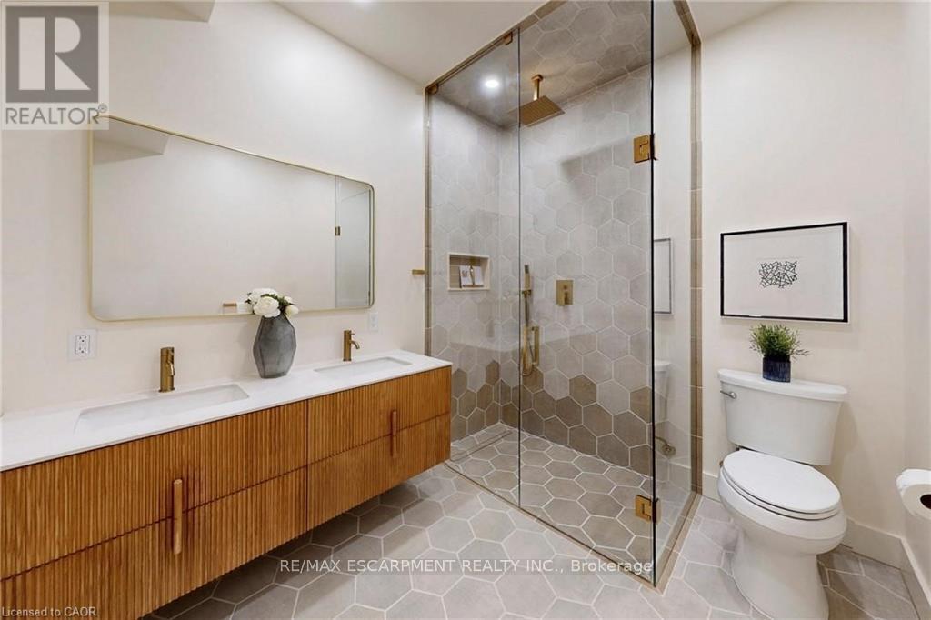 28 Dunsmore Gardens, Toronto, Ontario  M3H 3M2 - Photo 37 - C13507150