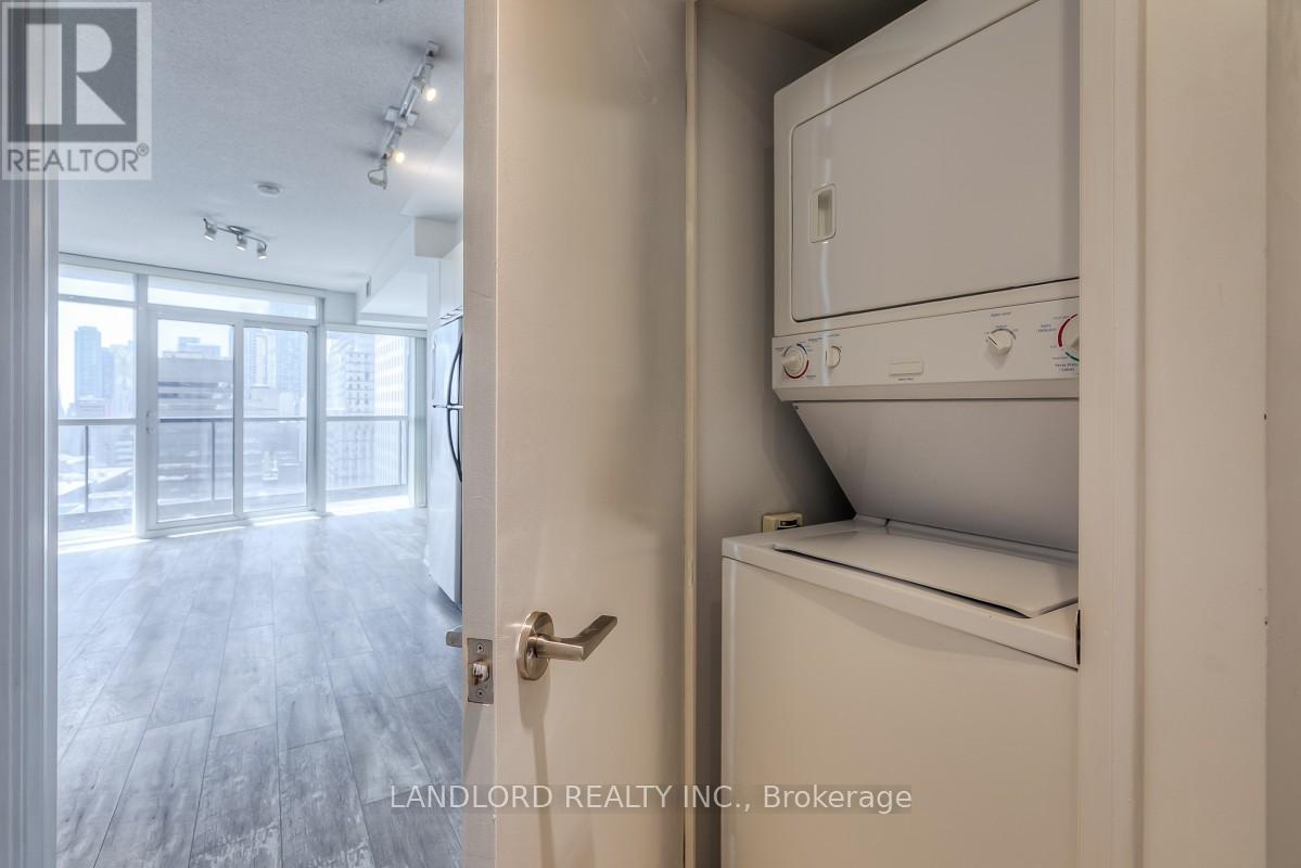 1408 - 21 Carlton Street, Toronto, Ontario  M5B 1L3 - Photo 12 - C13507176
