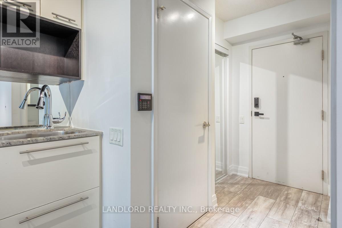 1408 - 21 Carlton Street, Toronto, Ontario  M5B 1L3 - Photo 17 - C13507176