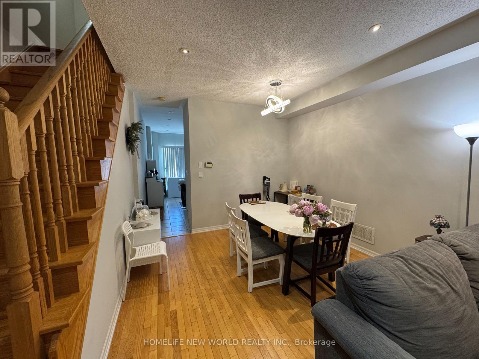Upper - 6 Altamont Road, Toronto, Ontario  M2M 1S4 - Photo 3 - C13507944