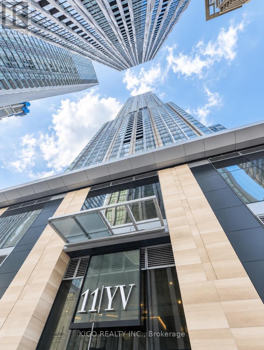 1707 - 11 YORKVILLE AVENUE, Toronto, Ontario