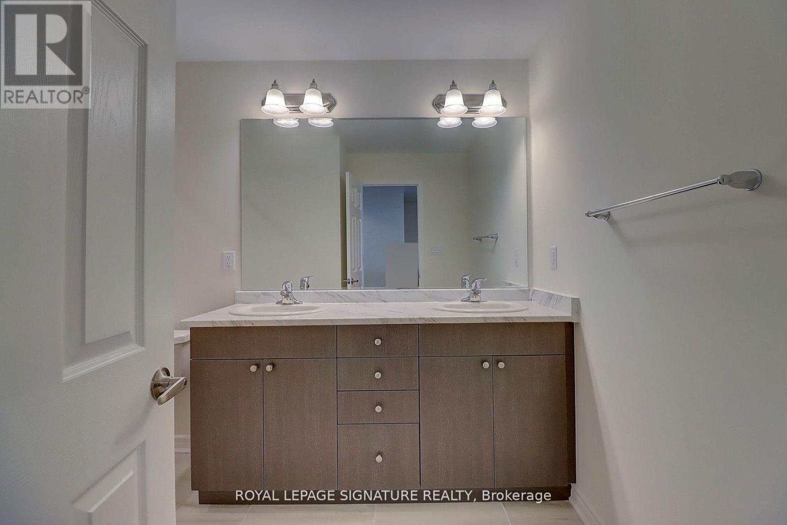 3229 Chimney Swift Crescent, Pickering, Ontario  L1X 0N3 - Photo 13 - E13506320