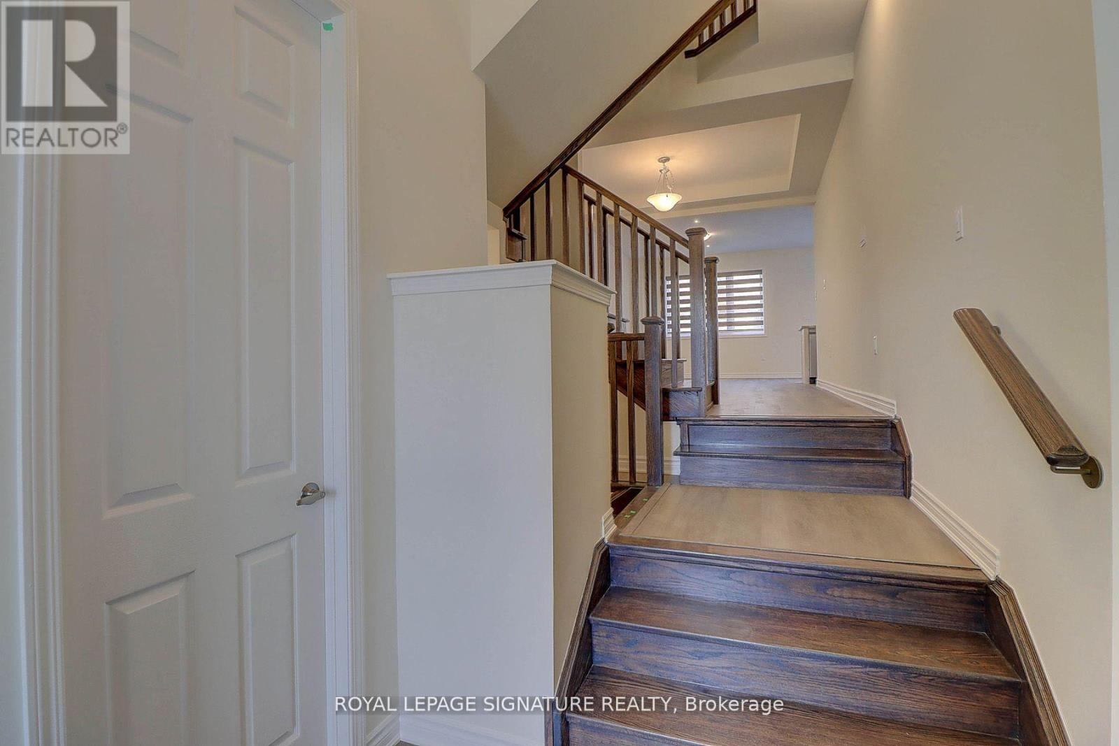 3229 Chimney Swift Crescent, Pickering, Ontario  L1X 0N3 - Photo 4 - E13506320