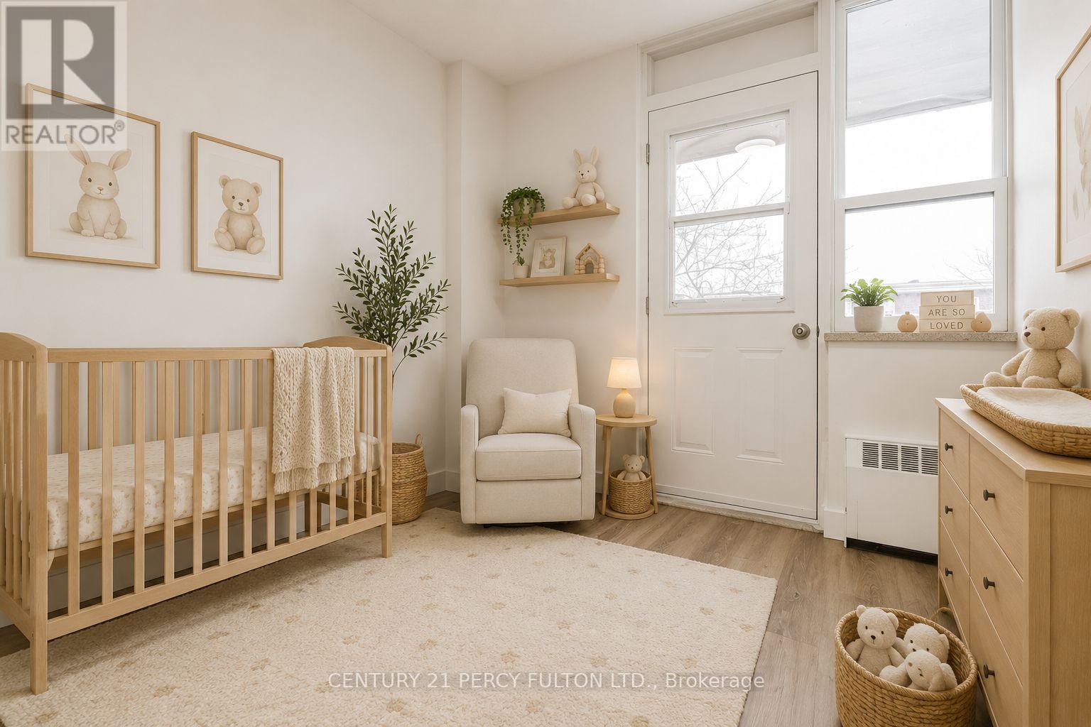 301 - 2 Park Vista Drive, Toronto, Ontario  M4B 1A3 - Photo 4 - E13506876