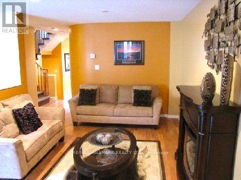 12 Stokely Crescent, Whitby, Ontario  L1N 9S8 - Photo 4 - E13506904