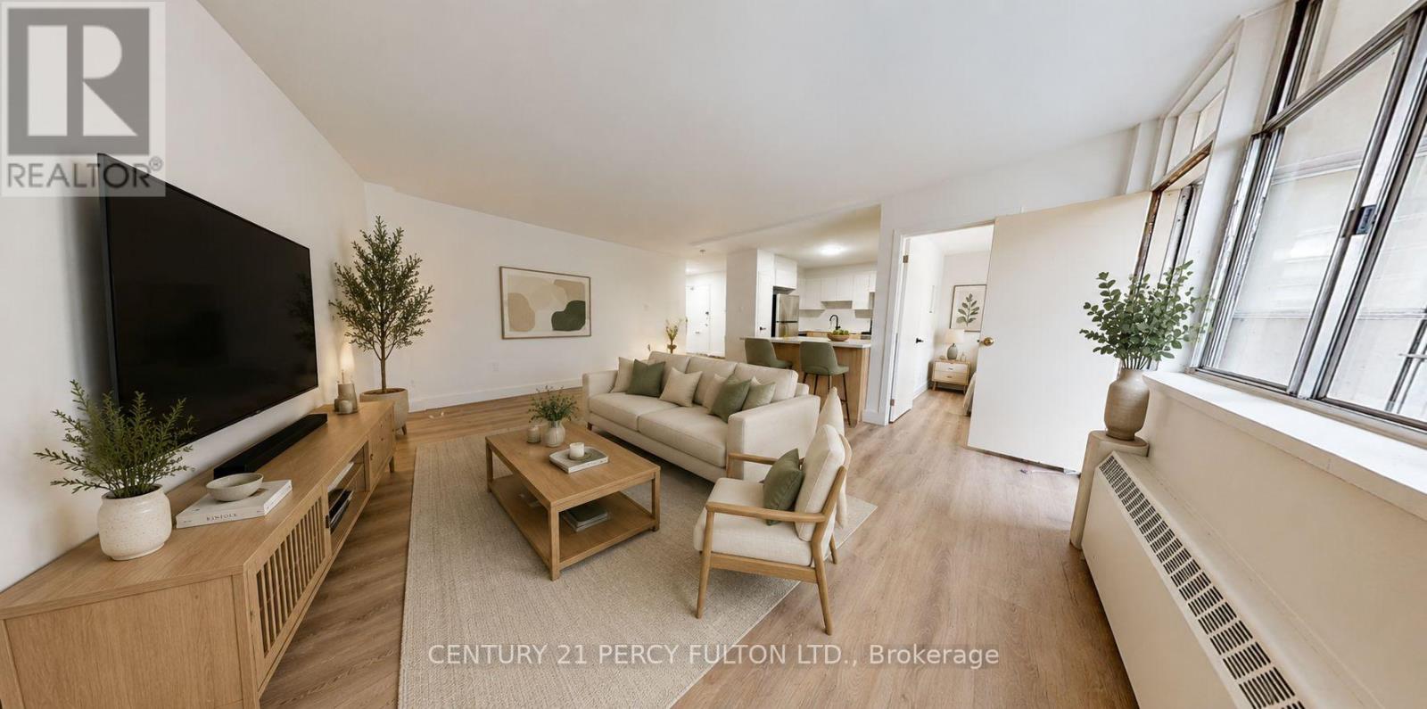 301 - 2 Park Vista Drive, Toronto, Ontario  M4B 1A3 - Photo 2 - E13506876