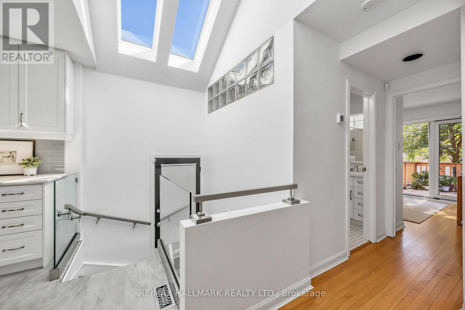 16 Crestland Avenue, Toronto, Ontario  M4C 3L1 - Photo 16 - E13507100