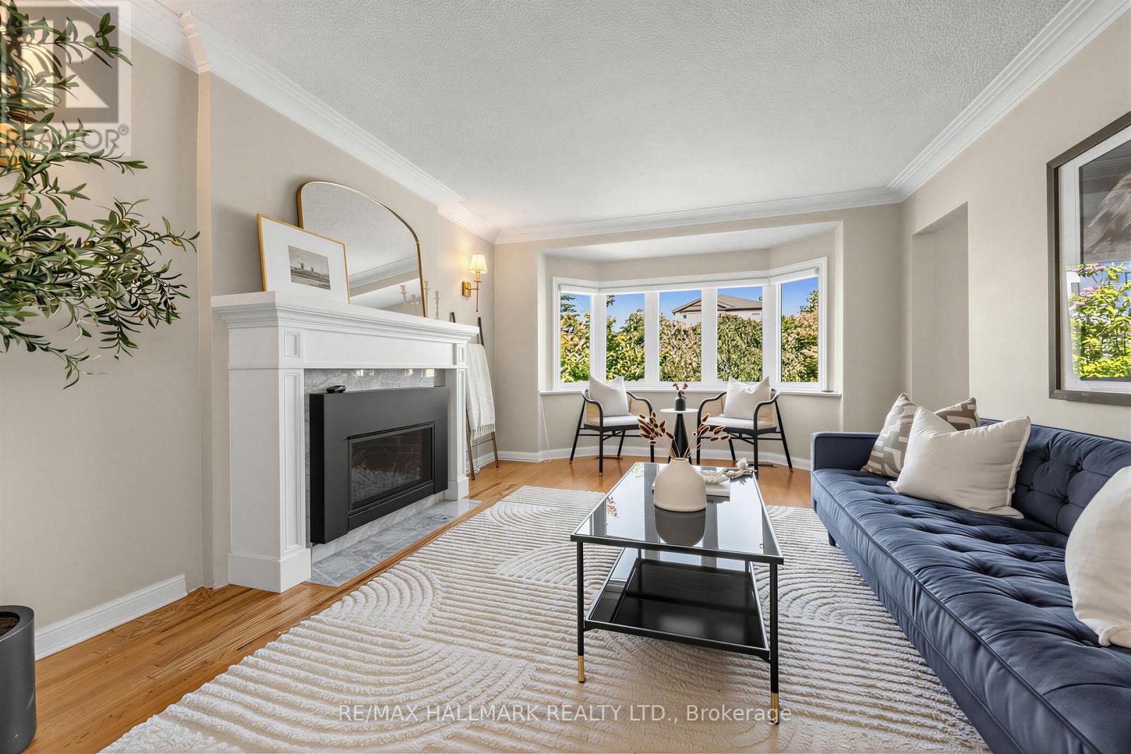 16 Crestland Avenue, Toronto, Ontario  M4C 3L1 - Photo 5 - E13507100