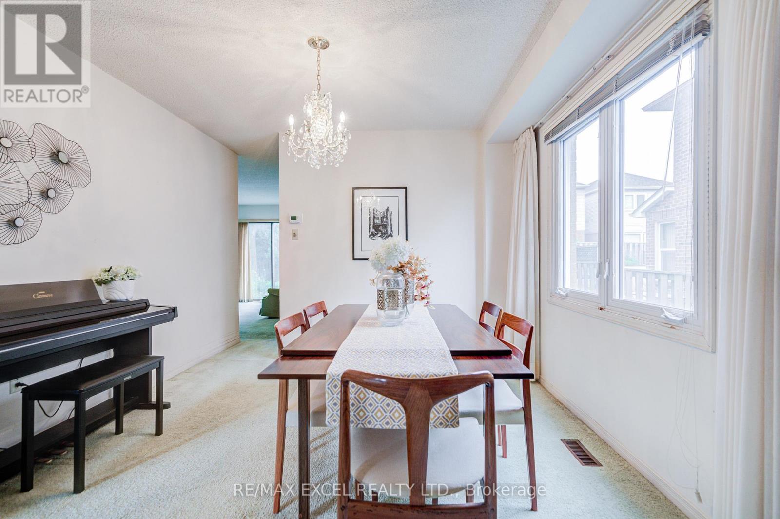 74 Holmbush Crescent, Toronto, Ontario  M1V 2Y9 - Photo 12 - E13507162