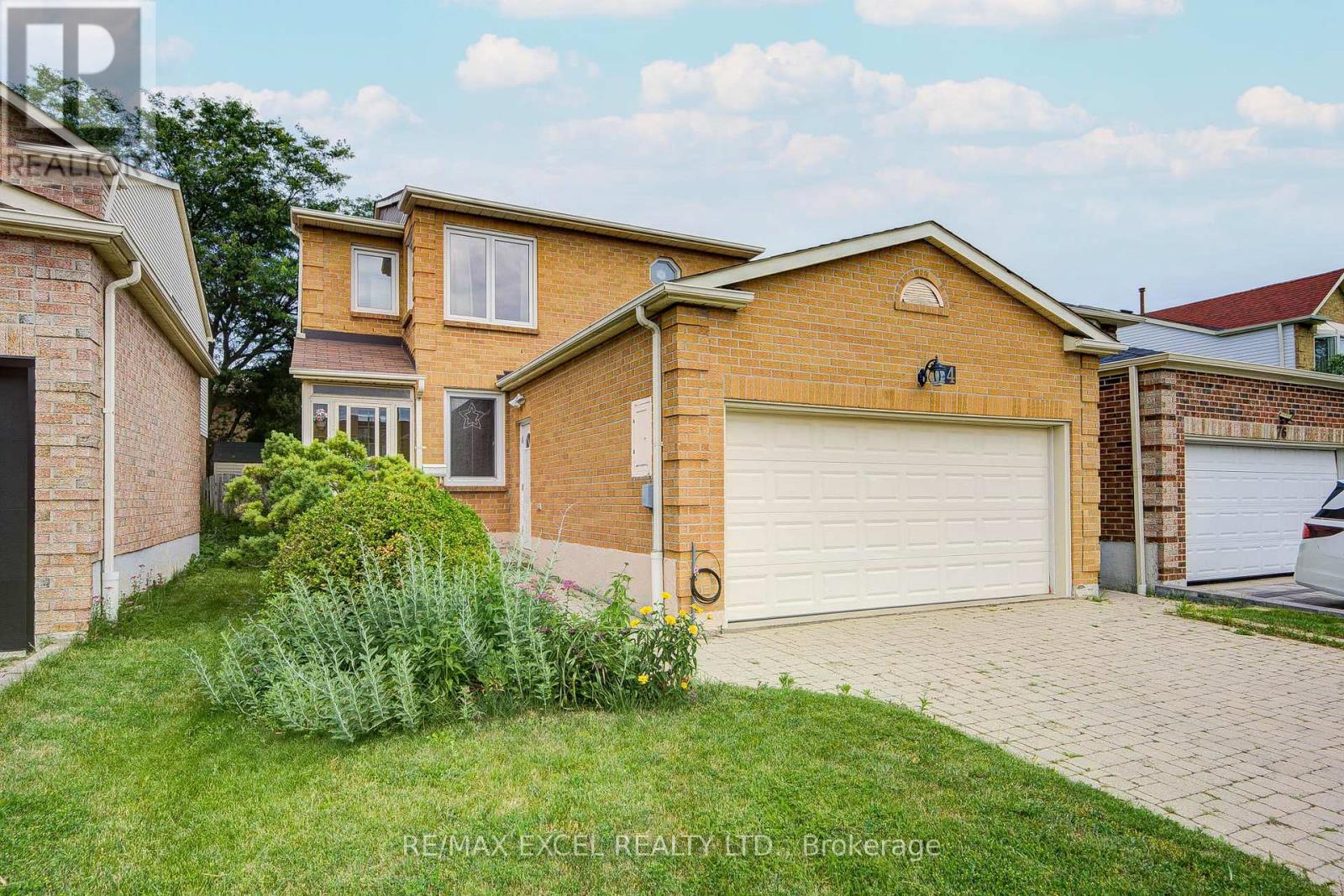 74 Holmbush Crescent, Toronto, Ontario  M1V 2Y9 - Photo 3 - E13507162