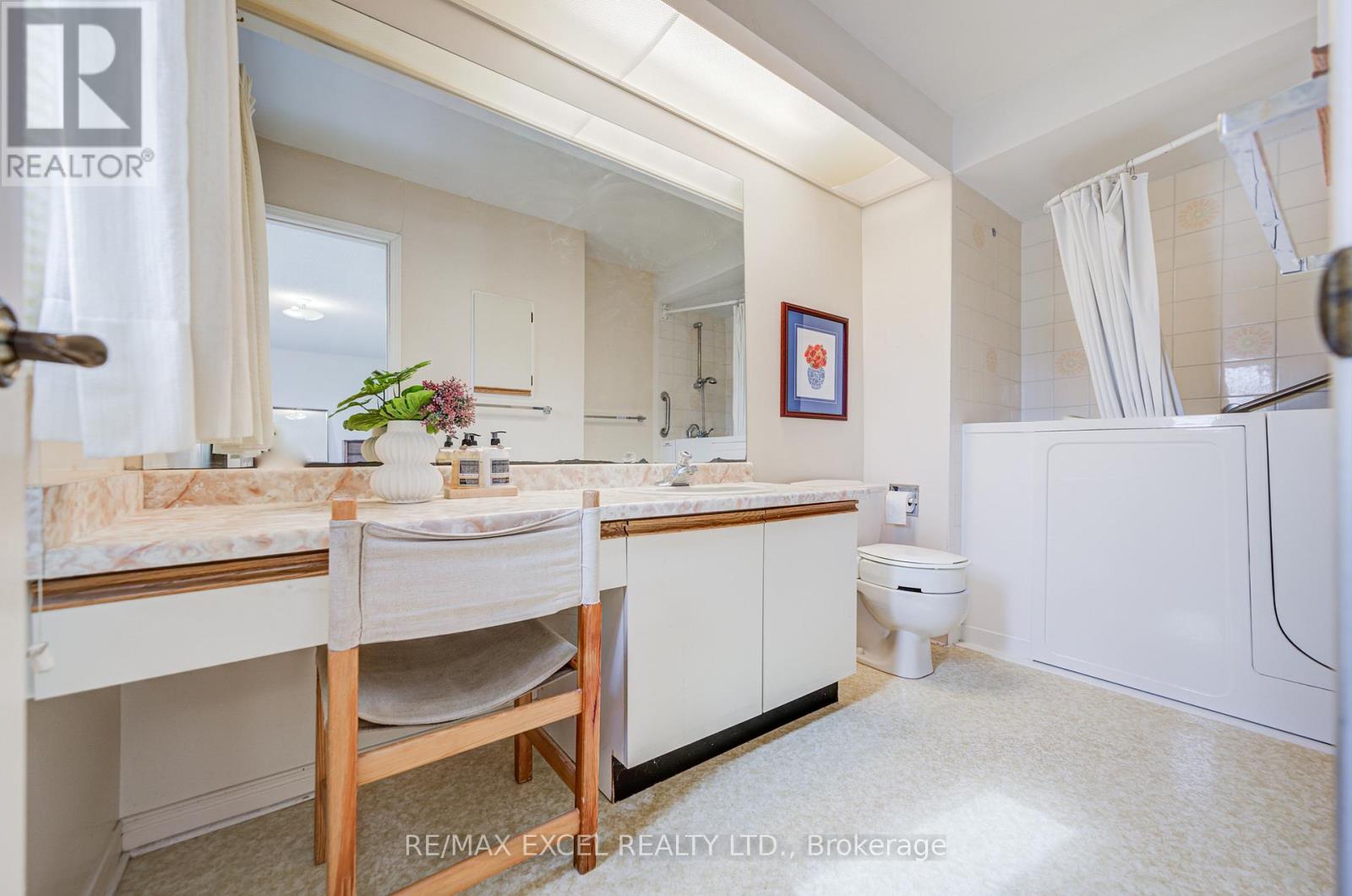 74 Holmbush Crescent, Toronto, Ontario  M1V 2Y9 - Photo 47 - E13507162