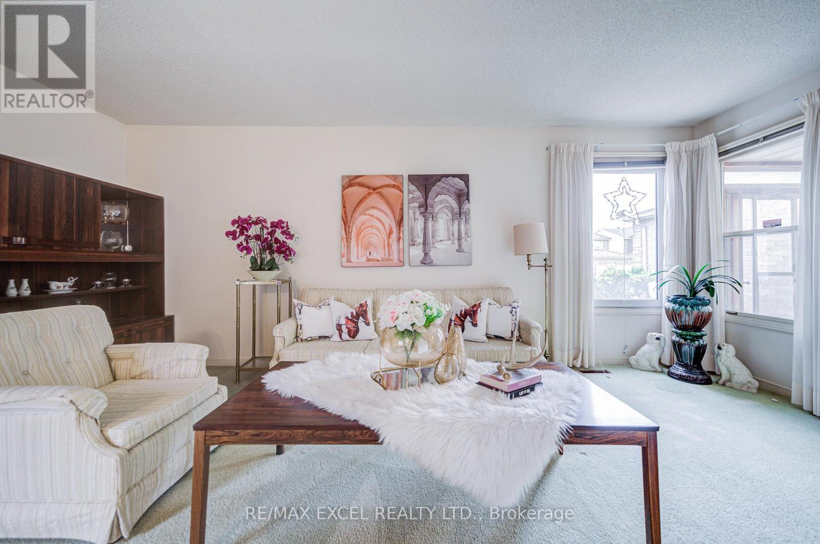 74 Holmbush Crescent, Toronto, Ontario  M1V 2Y9 - Photo 8 - E13507162