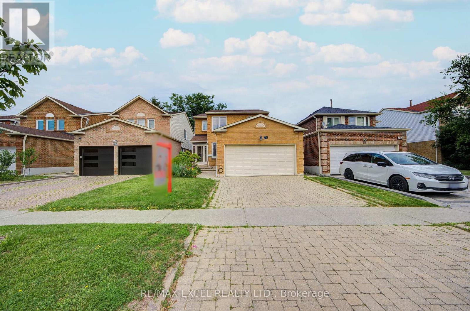 74 Holmbush Crescent, Toronto, Ontario  M1V 2Y9 - Photo 2 - E13507162