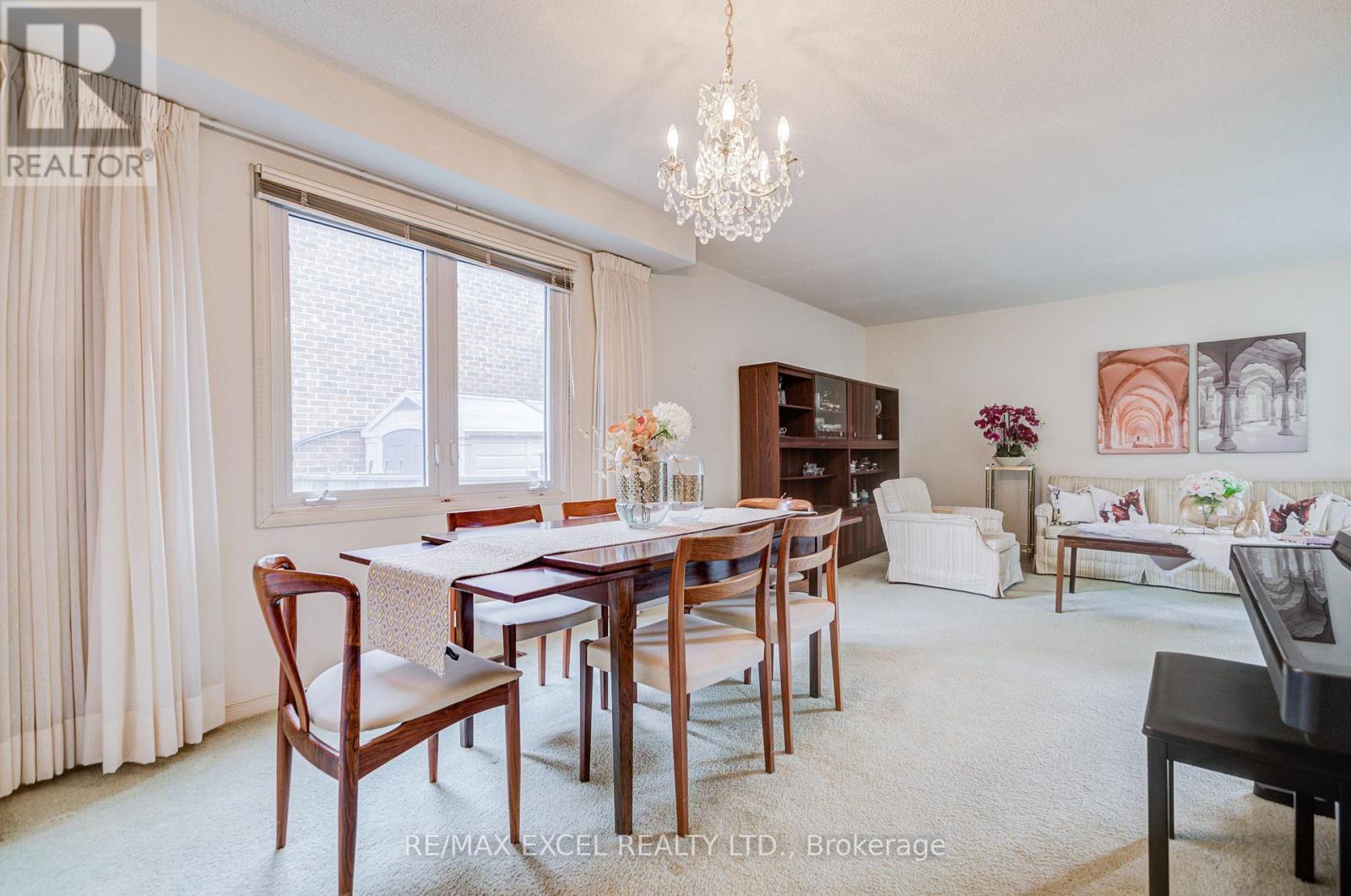 74 Holmbush Crescent, Toronto, Ontario  M1V 2Y9 - Photo 15 - E13507162