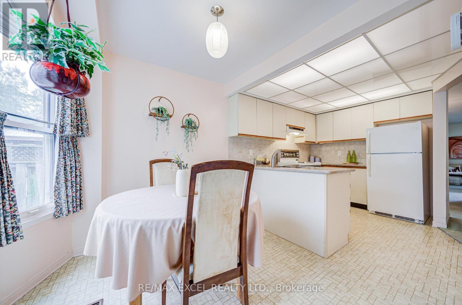74 Holmbush Crescent, Toronto, Ontario  M1V 2Y9 - Photo 23 - E13507162