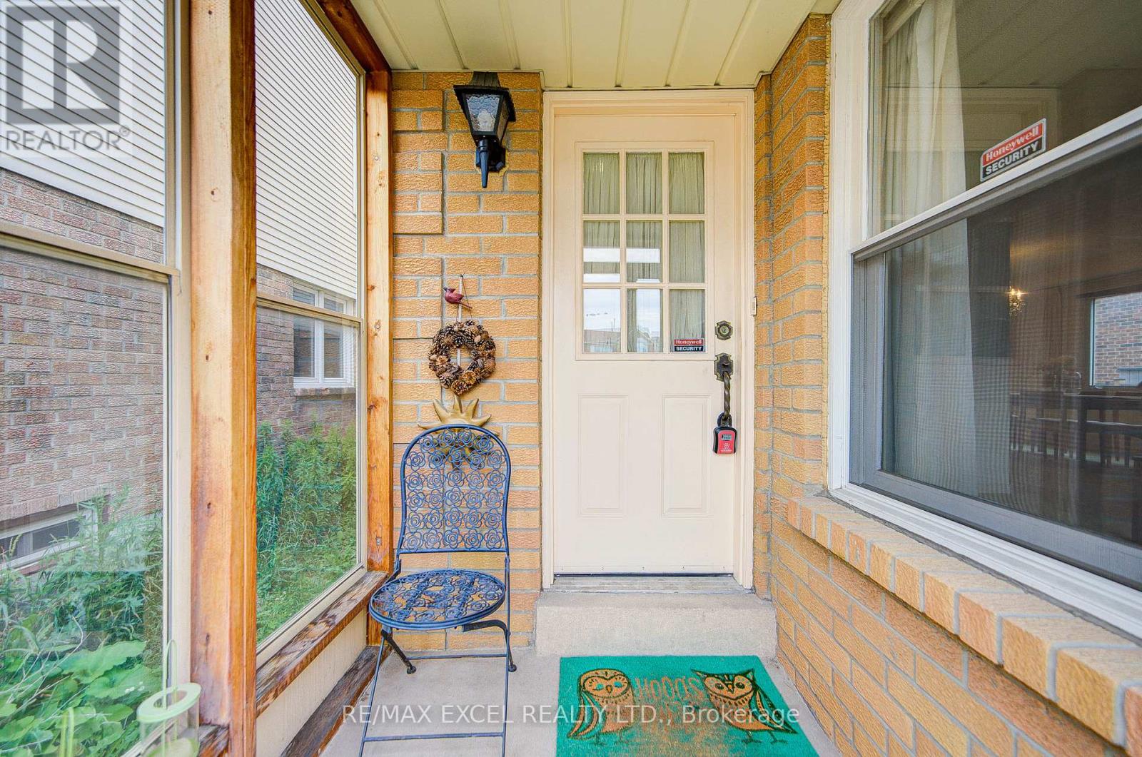74 Holmbush Crescent, Toronto, Ontario  M1V 2Y9 - Photo 5 - E13507162