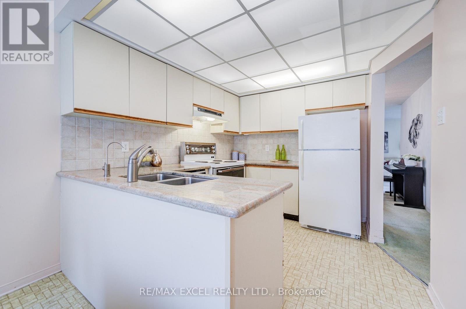 74 Holmbush Crescent, Toronto, Ontario  M1V 2Y9 - Photo 27 - E13507162