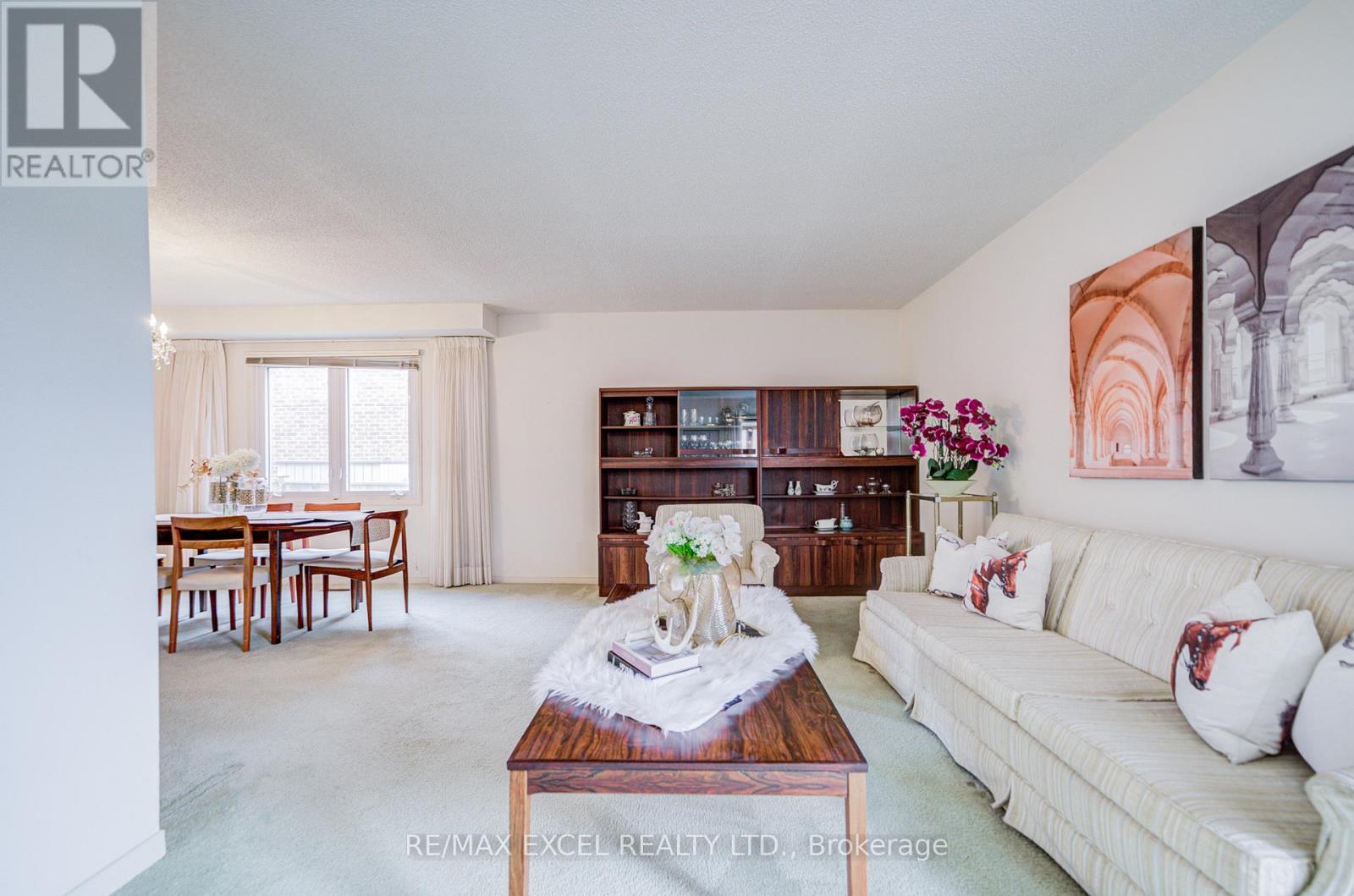 74 Holmbush Crescent, Toronto, Ontario  M1V 2Y9 - Photo 9 - E13507162
