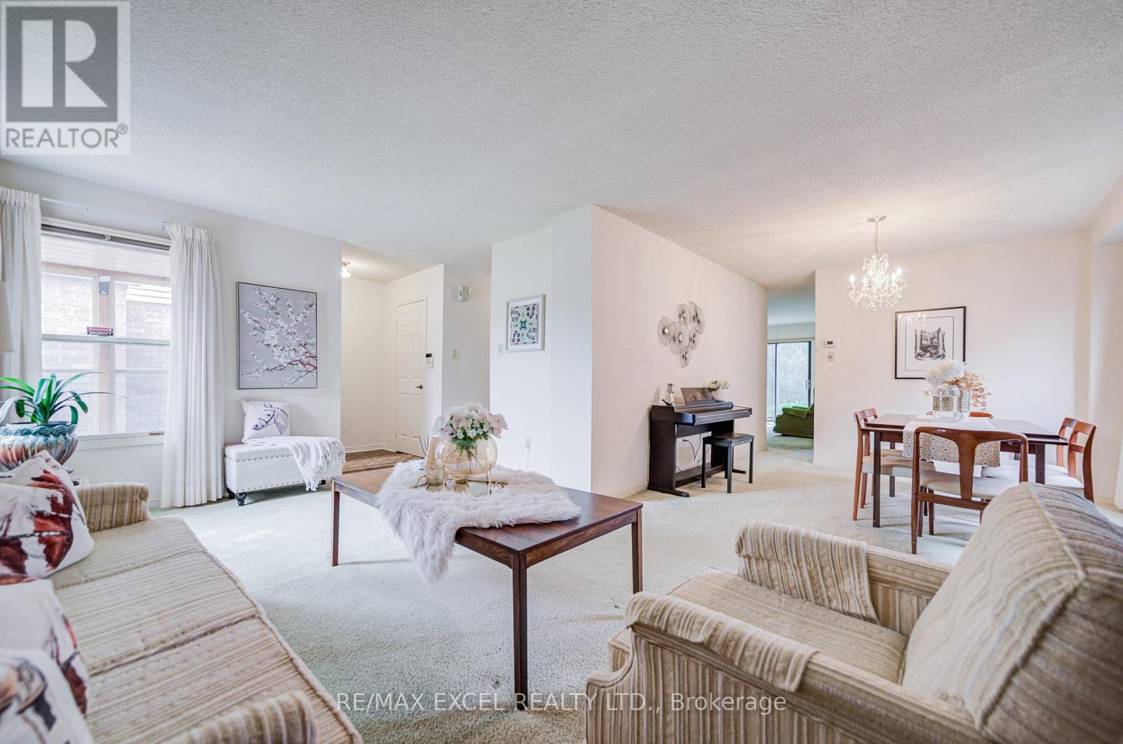 74 Holmbush Crescent, Toronto, Ontario  M1V 2Y9 - Photo 11 - E13507162