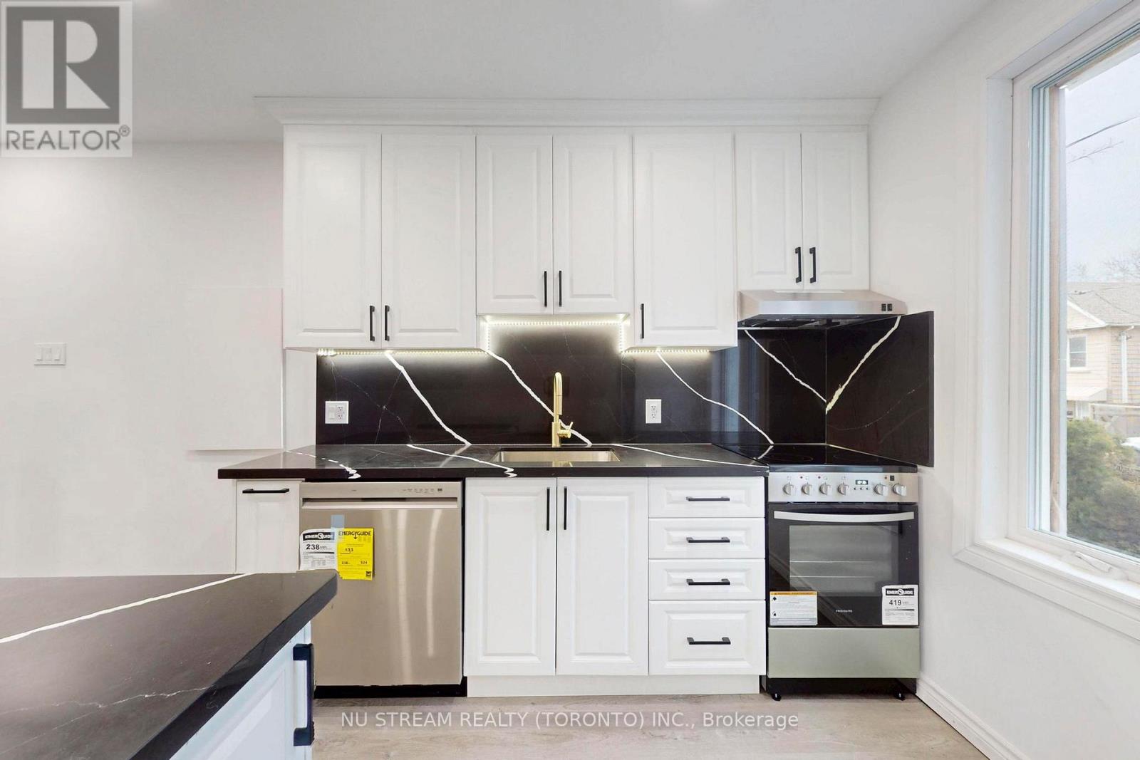 393 Jones Avenue, Toronto, Ontario  M4J 3G5 - Photo 11 - E13507152