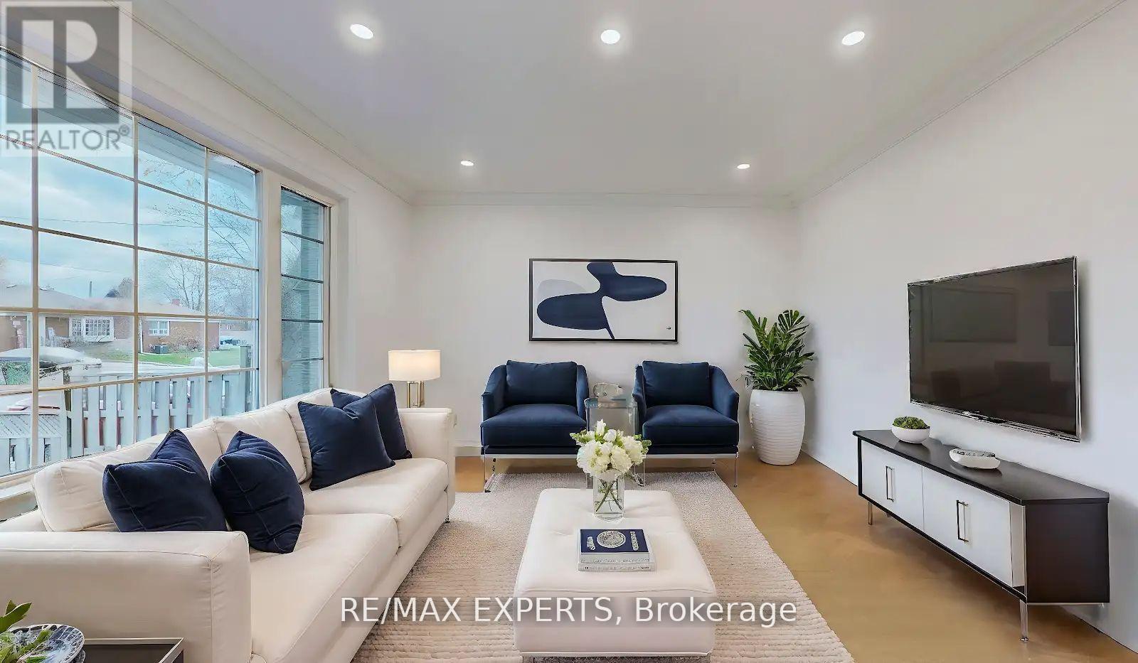 117 Marchington Circle, Toronto, Ontario  M1R 3M9 - Photo 3 - E13507350