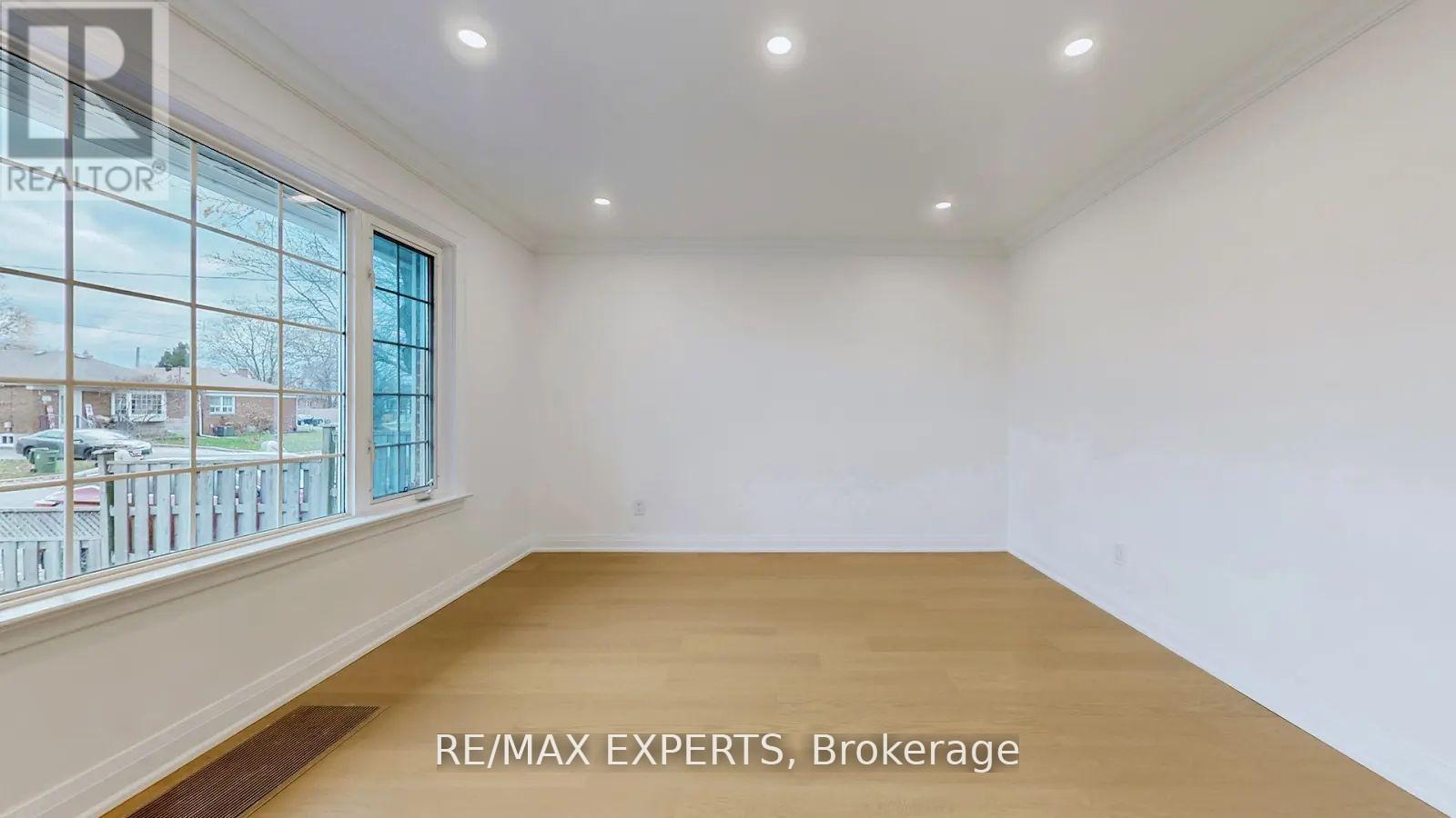 117 Marchington Circle, Toronto, Ontario  M1R 3M9 - Photo 4 - E13507350