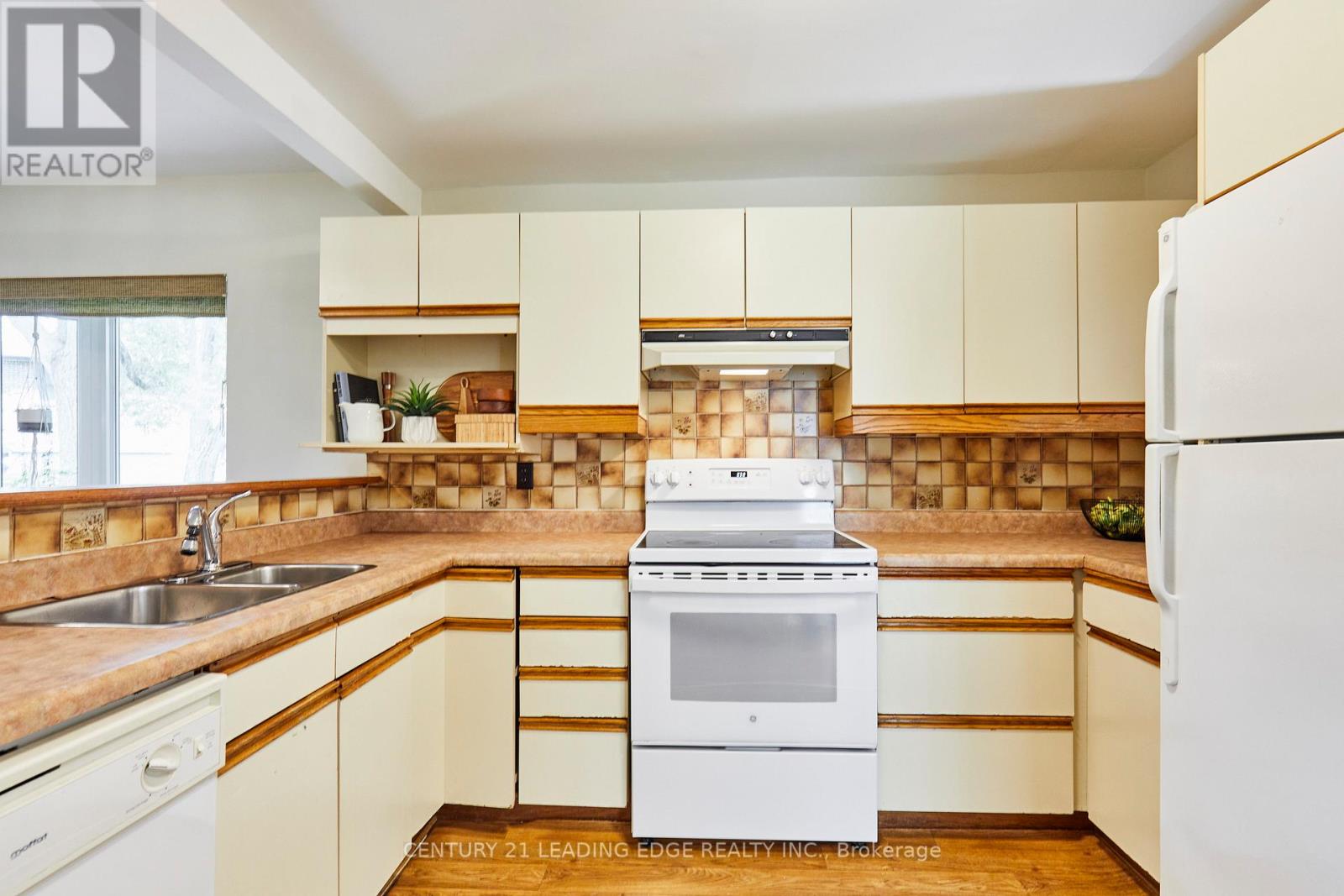 19 Scarboro Crescent, Toronto, Ontario  M1M 2J3 - Photo 8 - E13507510