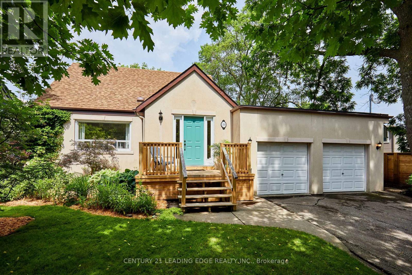 19 Scarboro Crescent, Toronto, Ontario  M1M 2J3 - Photo 4 - E13507510