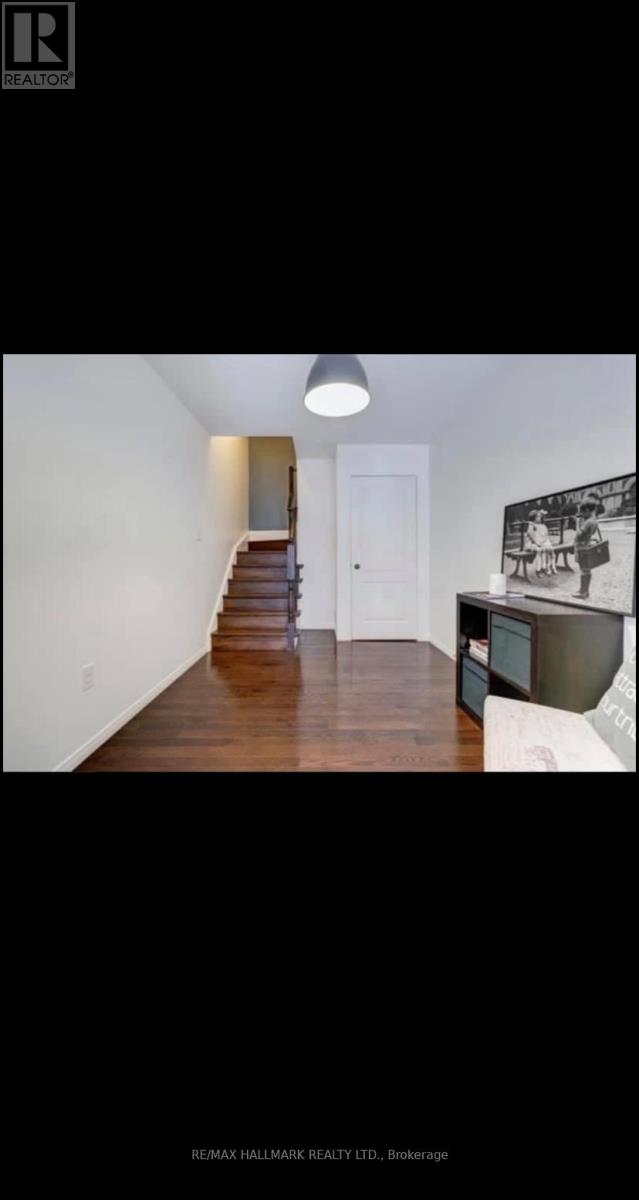 10 Linnell Street, Ajax, Ontario  L1Z 0K9 - Photo 2 - E13507738