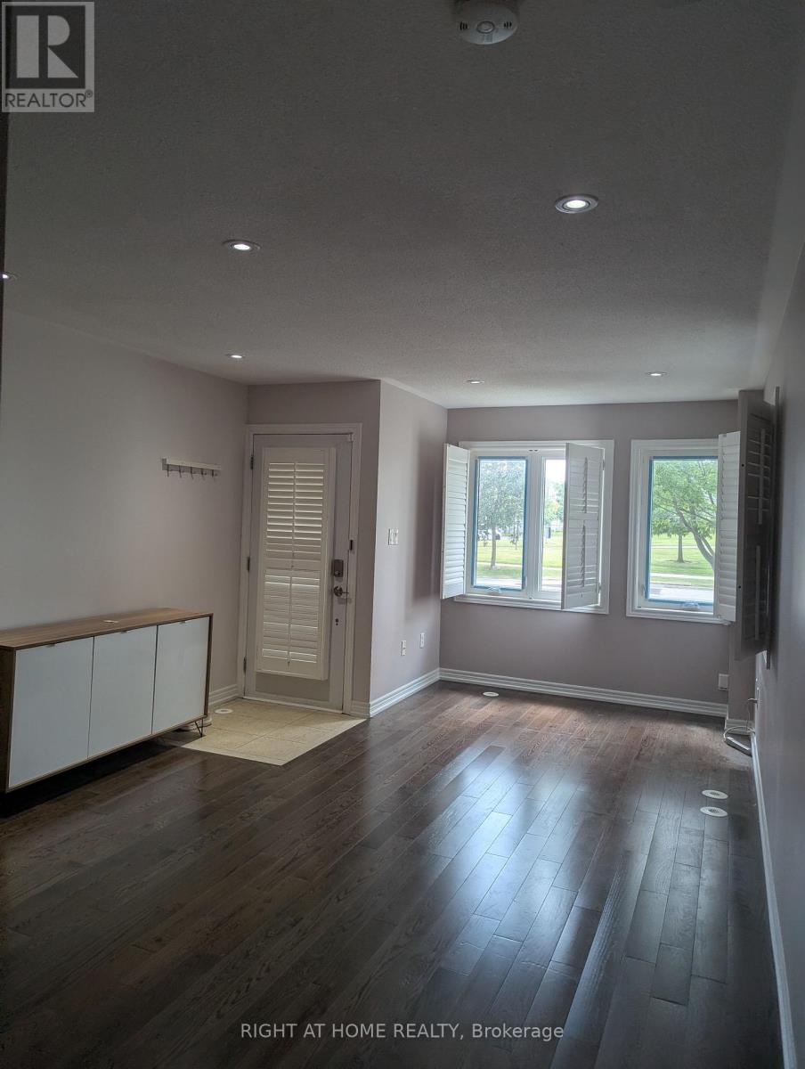 2628 Bur Oak Avenue, Markham, Ontario  L6B 1J2 - Photo 5 - N13244432
