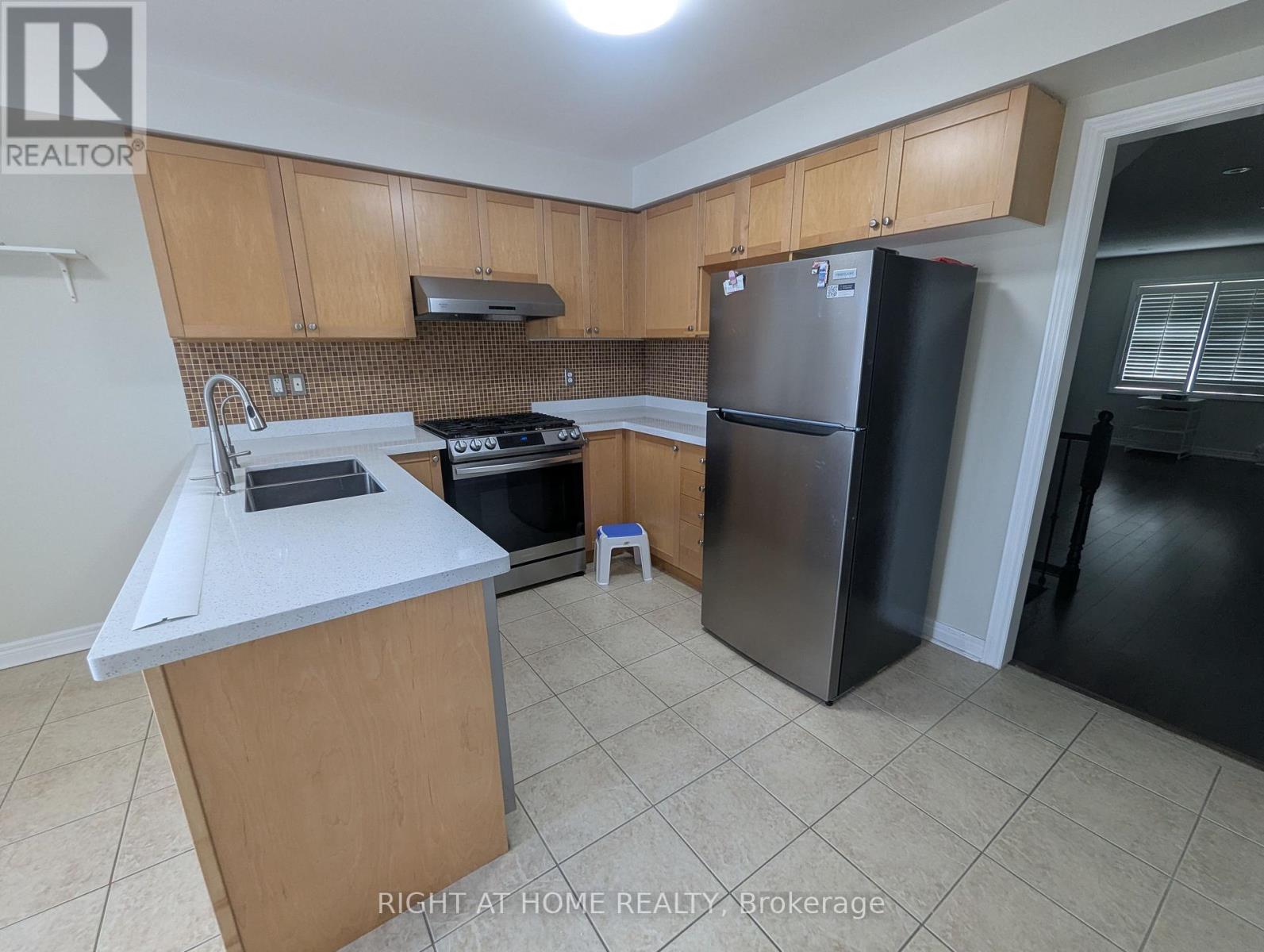 2628 Bur Oak Avenue, Markham, Ontario  L6B 1J2 - Photo 6 - N13244432
