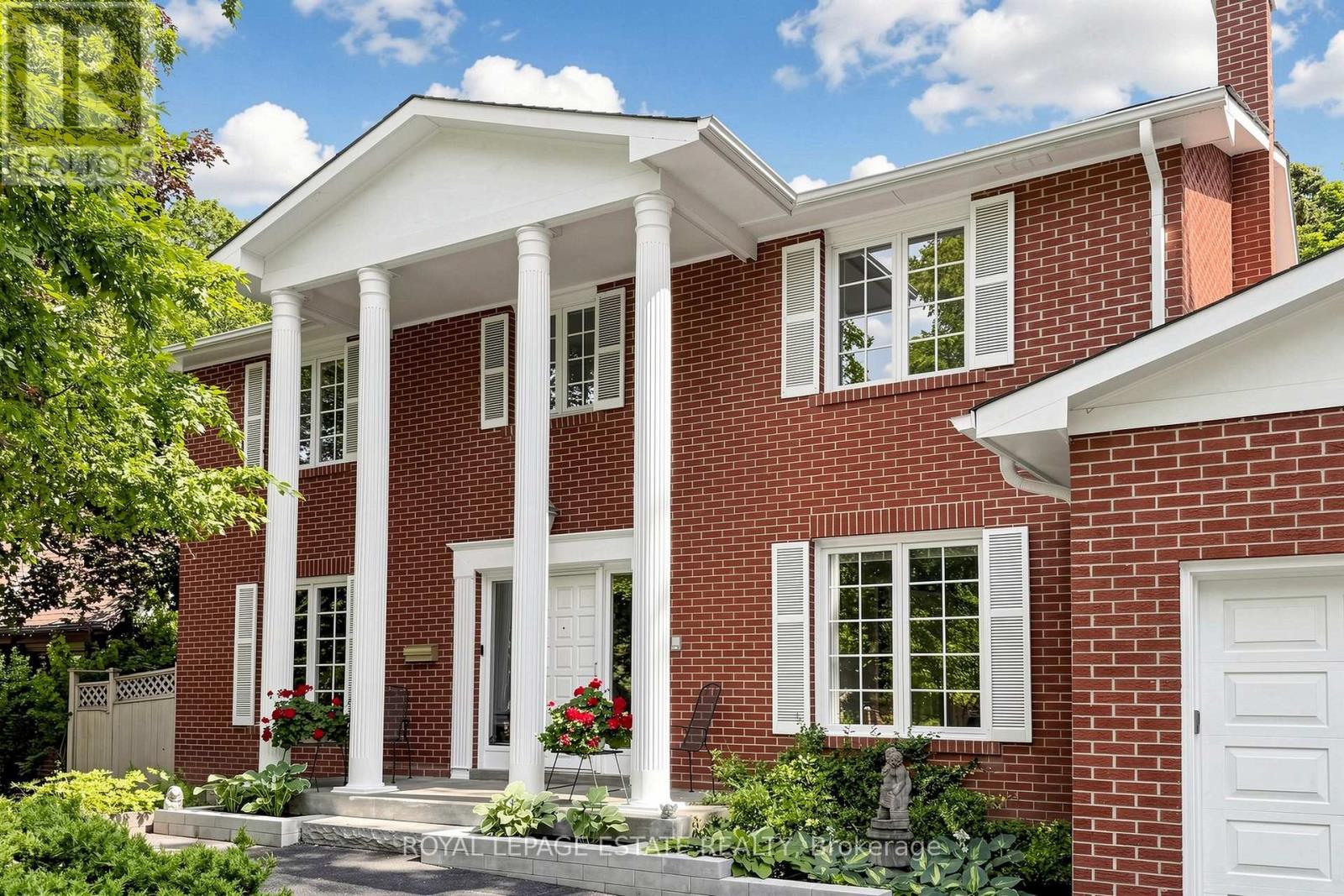 64 Hemingway Crescent, Markham, Ontario  L3R 2V6 - Photo 2 - N13506756