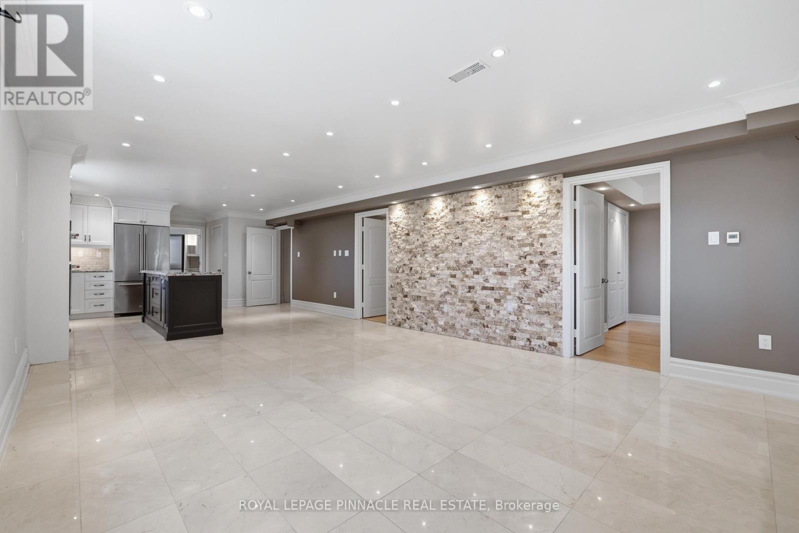 98 Ner Israel Drive, Vaughan (Patterson), Ontario  L4J 9L1 - Photo 33 - N13507330