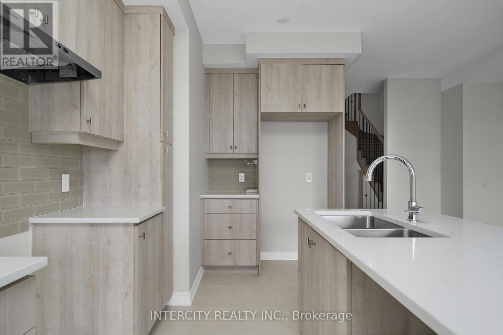164 Mumbai Drive, Markham, Ontario  L3S 3K5 - Photo 10 - N13507338