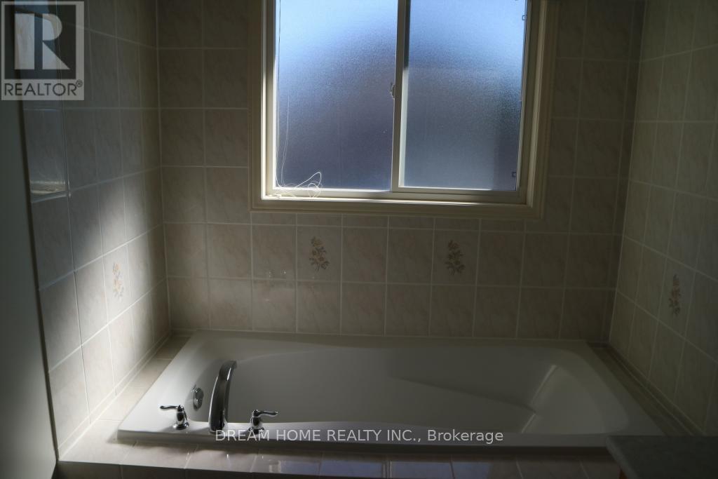 53 Charles Sturdy Road, Markham, Ontario  L6C 3E8 - Photo 5 - N13507308