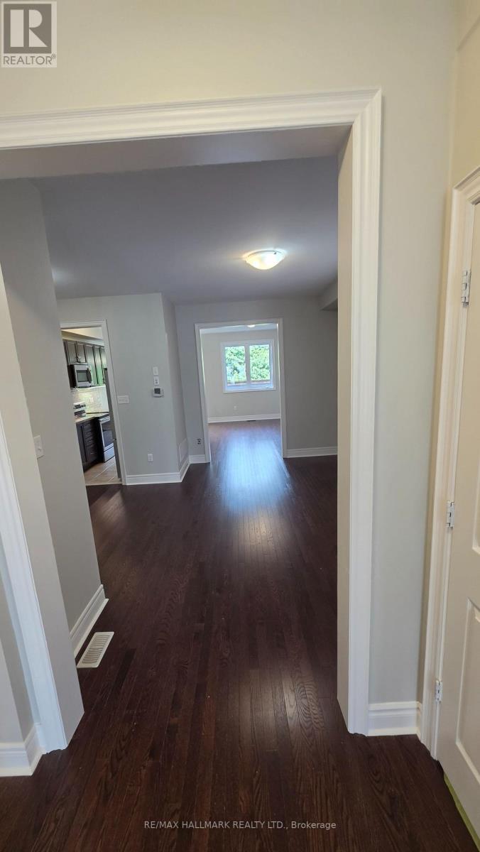 61 Collin Court, Richmond Hill, Ontario  L4E 0X7 - Photo 8 - N13507650
