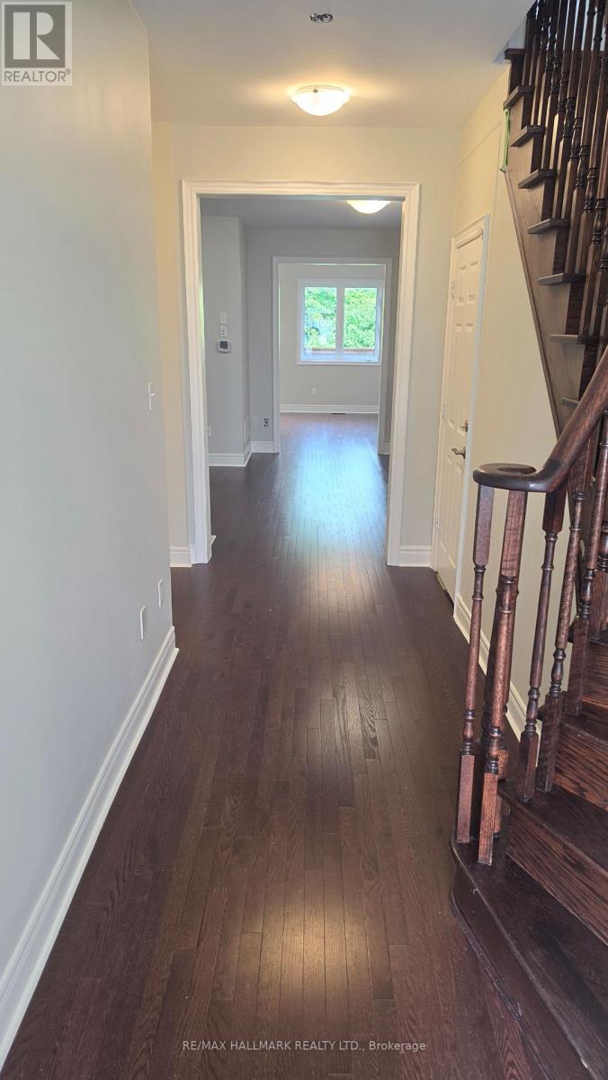 61 Collin Court, Richmond Hill, Ontario  L4E 0X7 - Photo 5 - N13507650