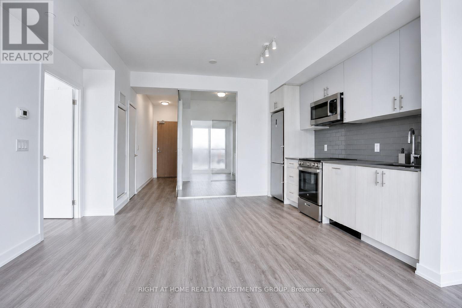 604 - 1195 The Queensway Way S, Toronto, Ontario  M8Z 0H1 - Photo 2 - W13439350