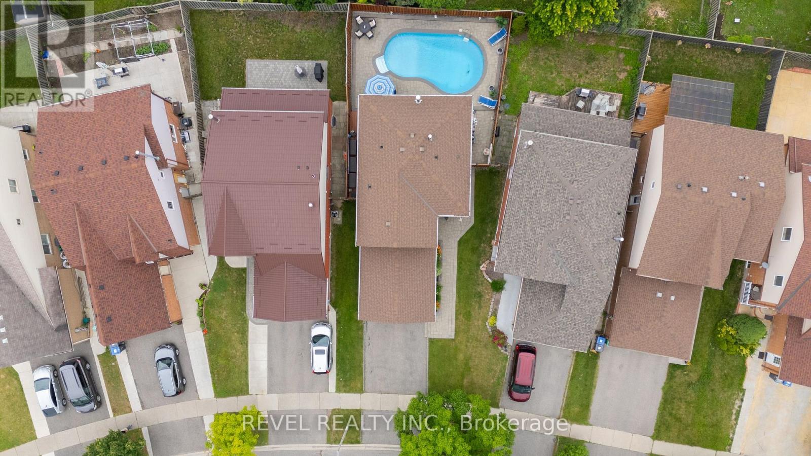 30 Hallen Road, Brampton, Ontario  L6Y 2V6 - Photo 4 - W13487332
