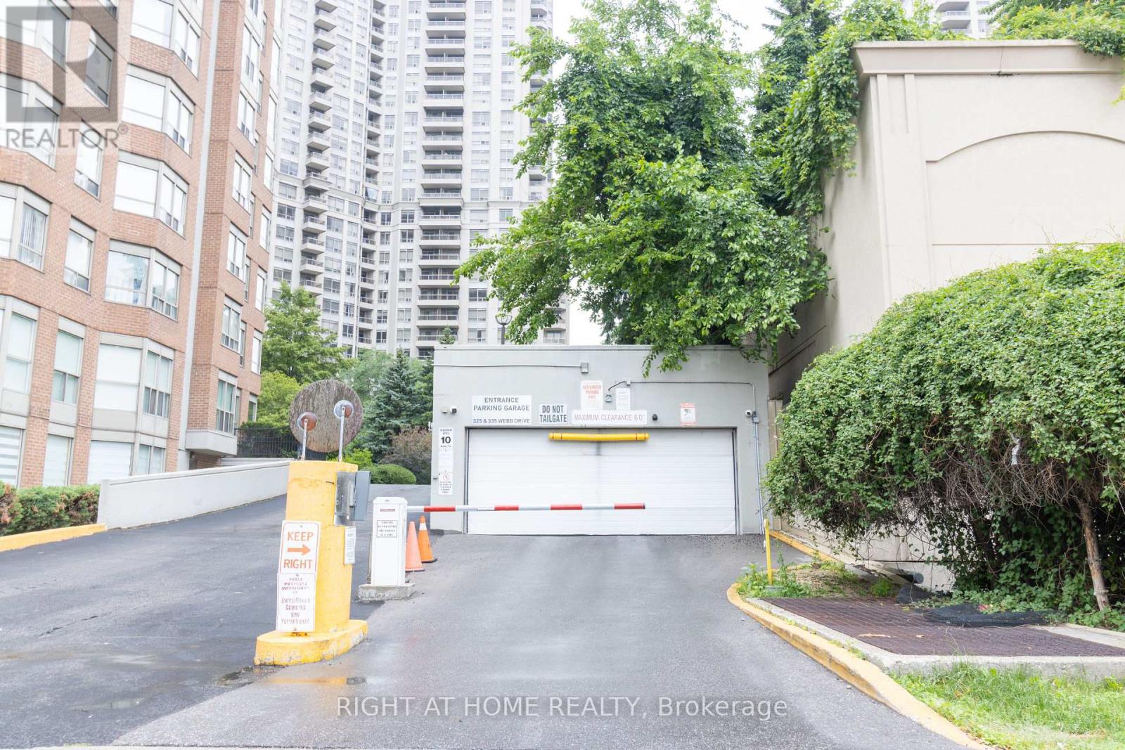 1811 - 325 Webb Drive, Mississauga, Ontario  L5B 3Z9 - Photo 38 - W13498006