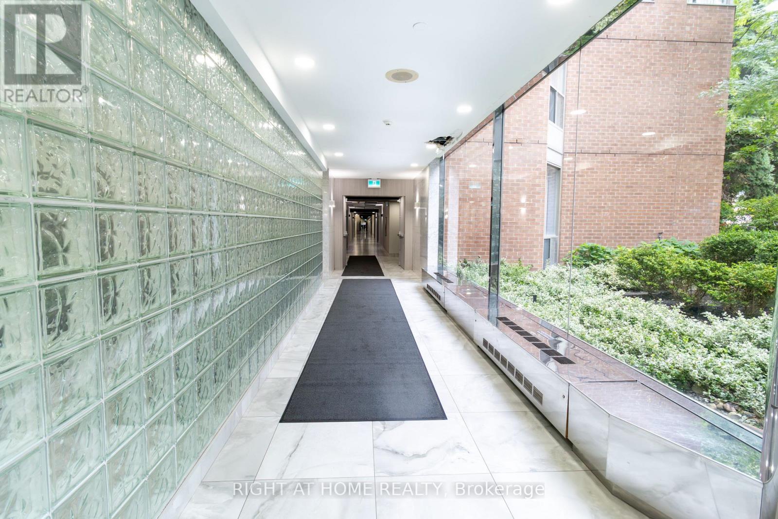 1811 - 325 Webb Drive, Mississauga, Ontario  L5B 3Z9 - Photo 36 - W13498006