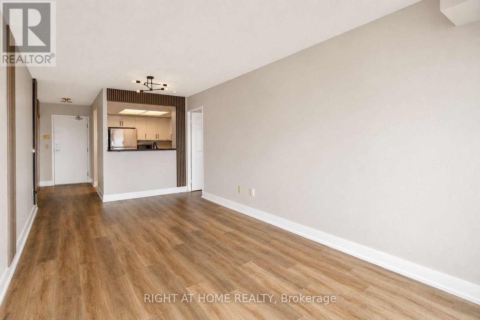 1811 - 325 Webb Drive, Mississauga, Ontario  L5B 3Z9 - Photo 7 - W13498006