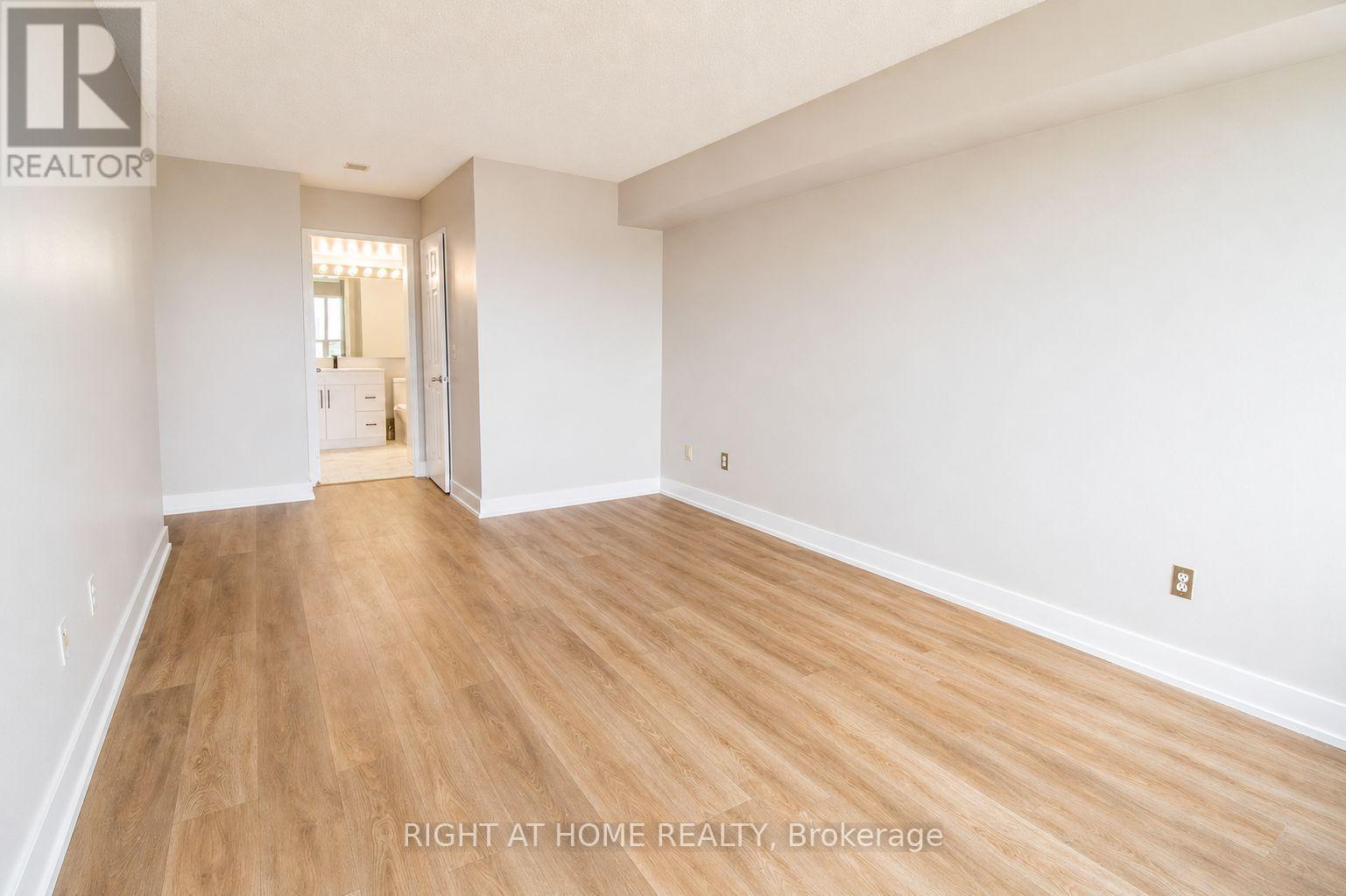1811 - 325 Webb Drive, Mississauga, Ontario  L5B 3Z9 - Photo 13 - W13498006