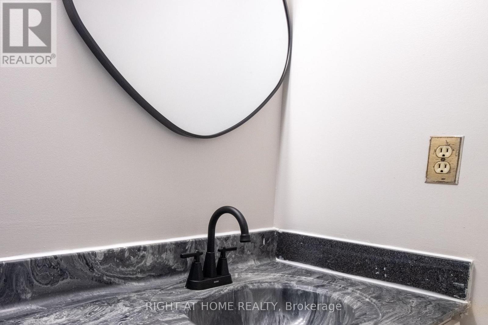 1811 - 325 Webb Drive, Mississauga, Ontario  L5B 3Z9 - Photo 21 - W13498006