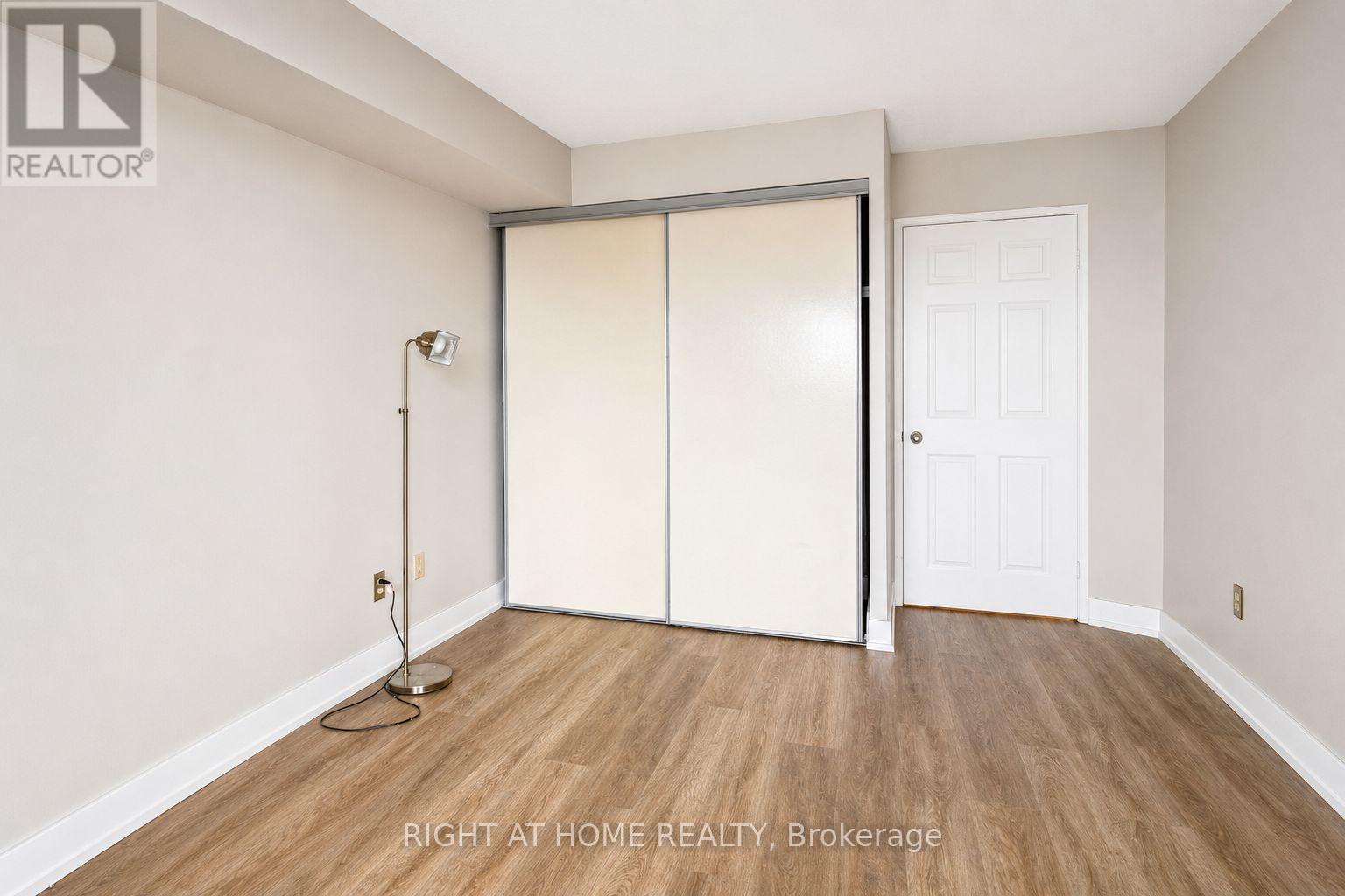 1811 - 325 Webb Drive, Mississauga, Ontario  L5B 3Z9 - Photo 18 - W13498006